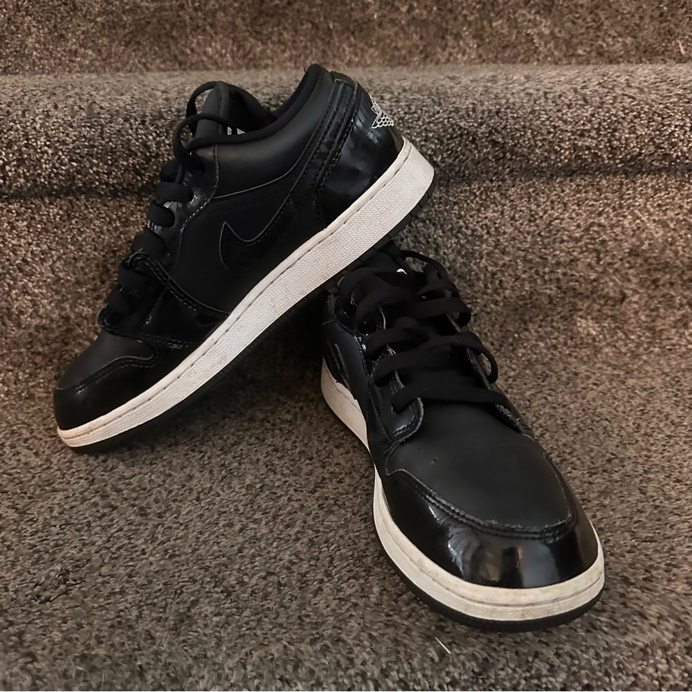 Air Jordan Boy’s Sneakers - Picture 6 of 10